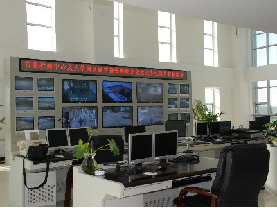 昆明定制高品質安防監控用監控桿,操作臺,電視墻,網絡機柜的生產廠家