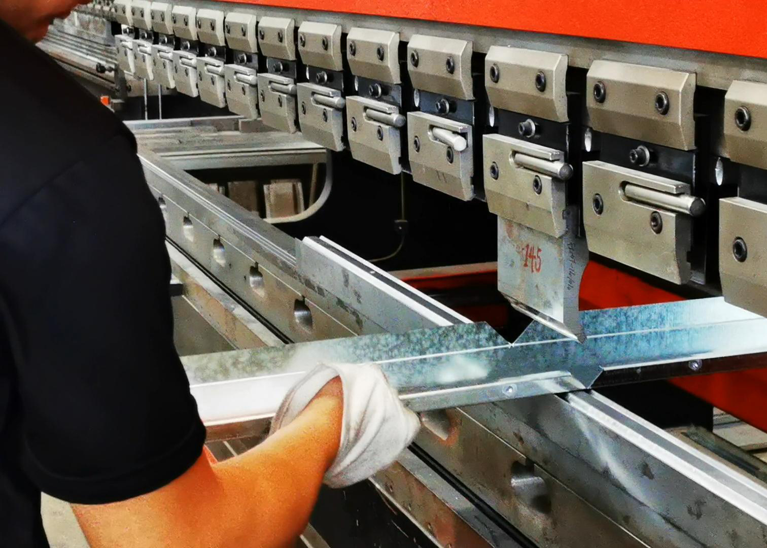 鈑金加工和汽車鈑金有什么不同？