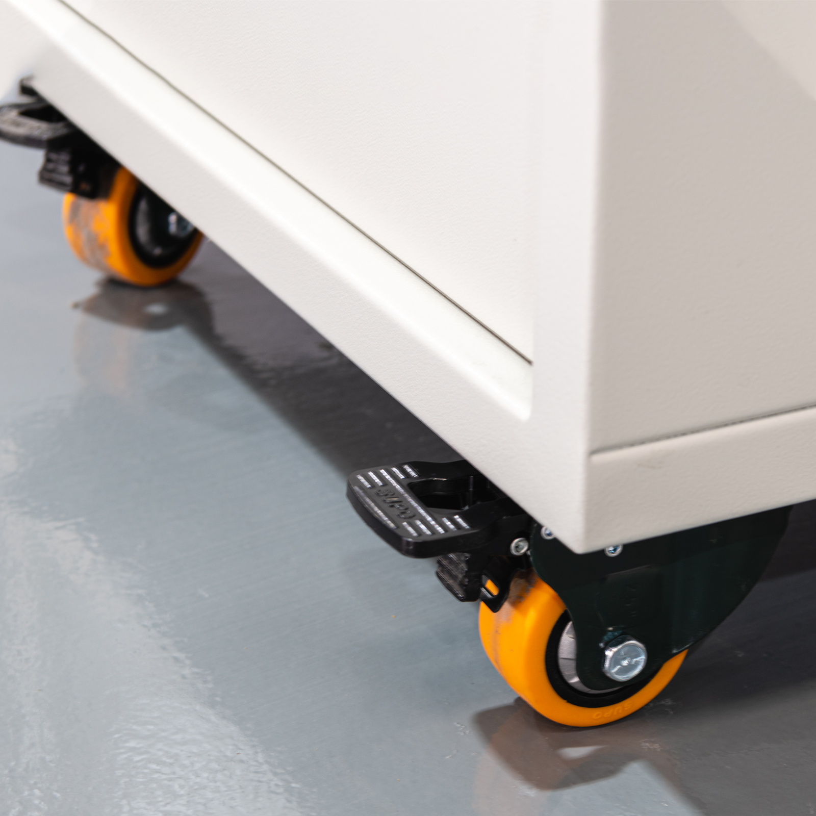 設(shè)備機(jī)柜3