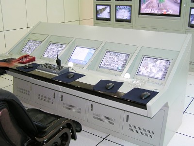 昆明云茂為監獄安防集成系統提供操作臺,網絡機柜等殼體的一站式定制
