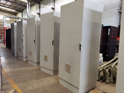 PLC控制柜鈑金定制完成生產檢驗順利交付