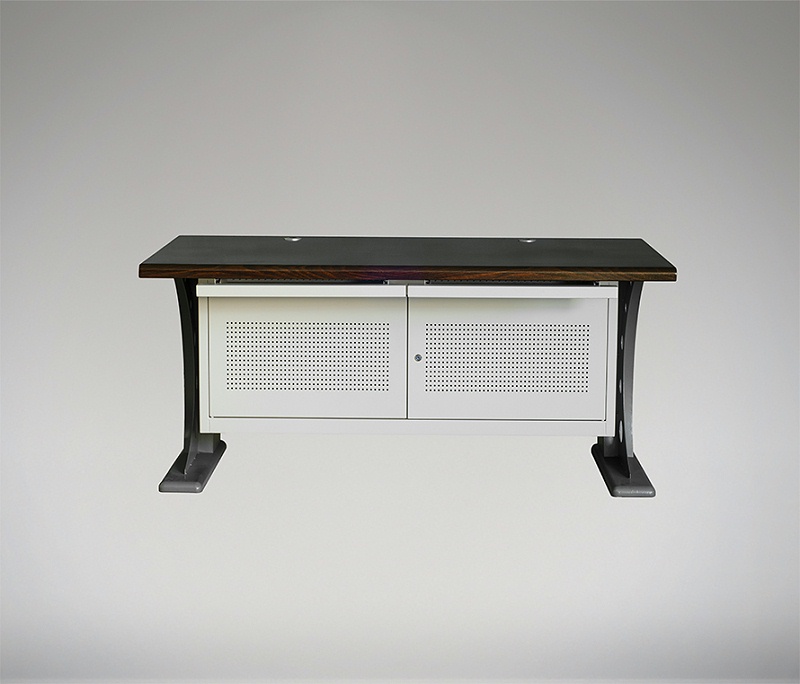 監(jiān)控操作臺(tái)