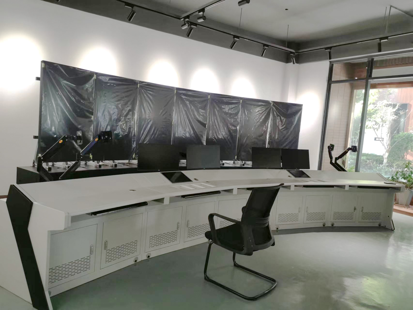 昆明有可以定制指揮中心控制臺的鈑金加工廠家嗎?